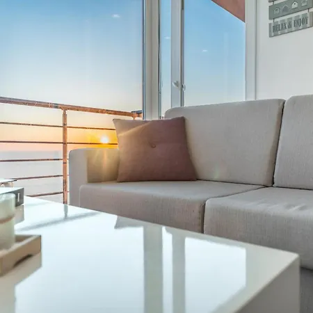 Blue Heaven Beachfront Apartment Durres
